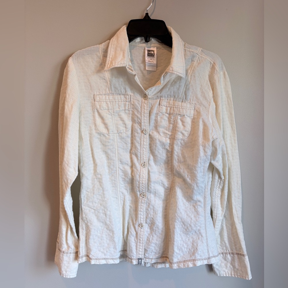 The North Face Women’s Off-White Button down woven shirt size Large